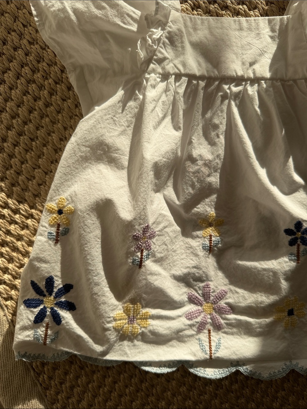 Zara Girls White Embroidered Flutter Sleeve Peasant Top - Floral Detail size 6 - Picture 4 of 10